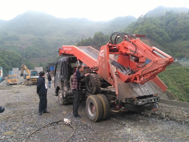 扒渣機(jī)多少錢一臺(tái).jpg